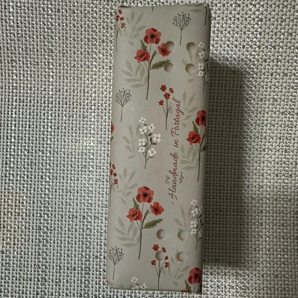 Vila Cardillium Wild Poppy Scented Soap with Oatmeal Exfoliant 1 Bar